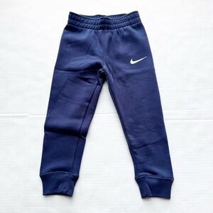 Nike Boy New Sweatpants in Obsidian Blue
NWT size 3-4Y